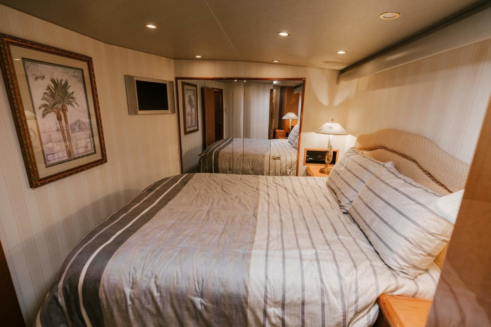 2003 Viking 56 Convertible - SECTACULAR BID