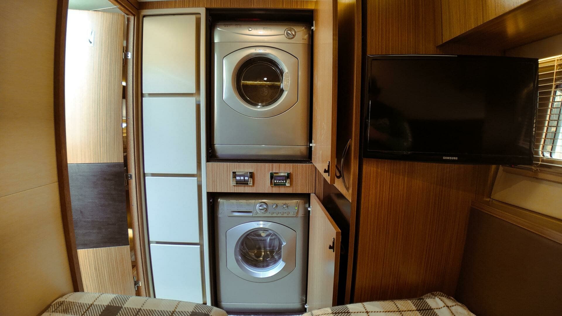 2016 Sea Ray L590 Fly