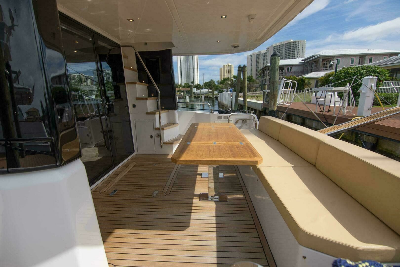 2019 Sundeck Yachts 580 Sport