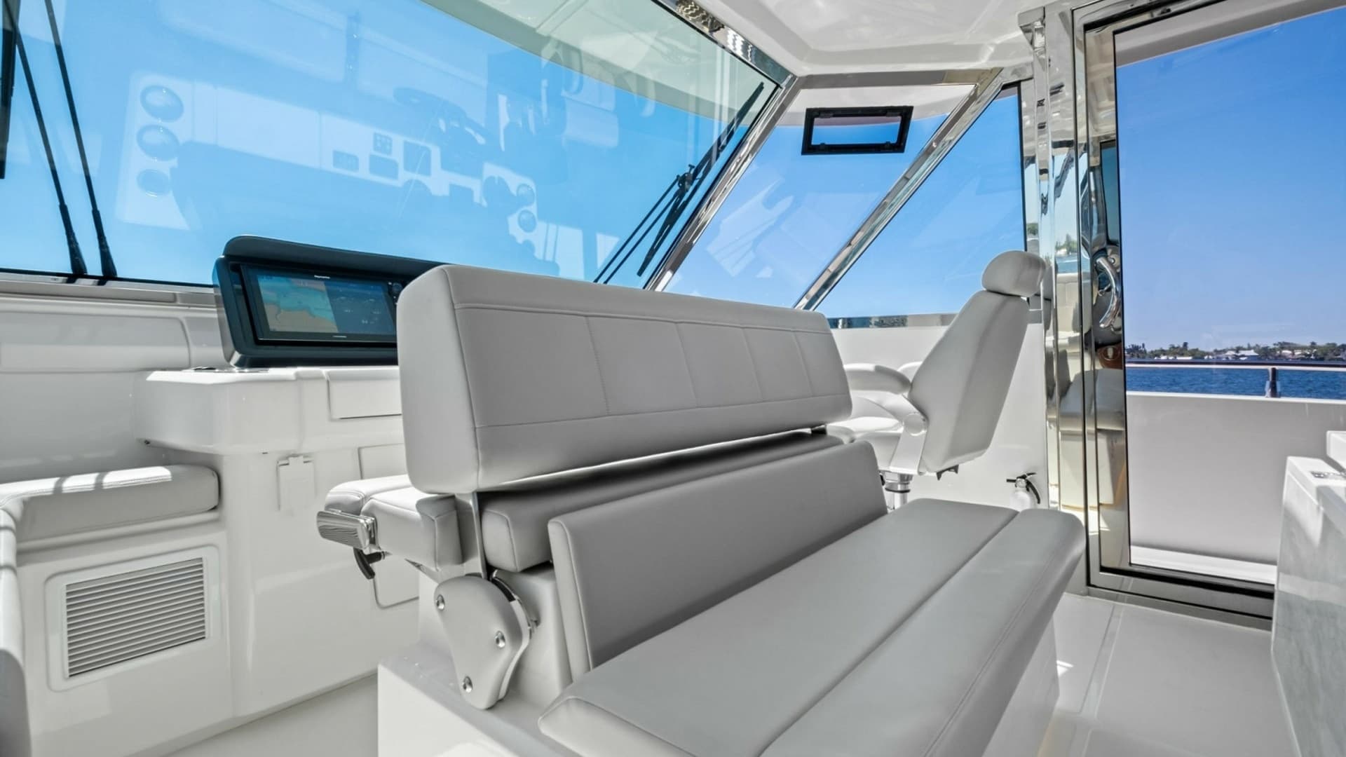 2022 54 Aquila Powercat 'Remarkable I'