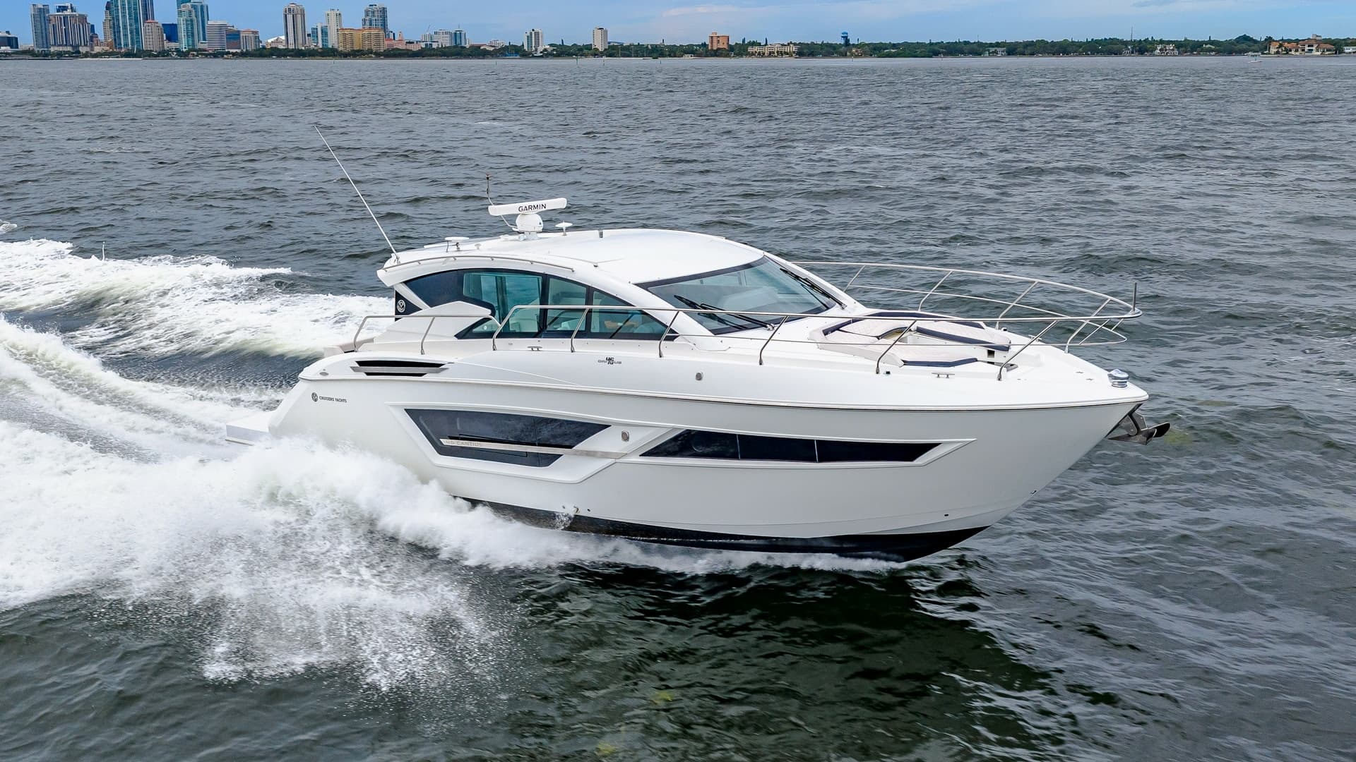 Side Profile of Cruisers Cantius 46
