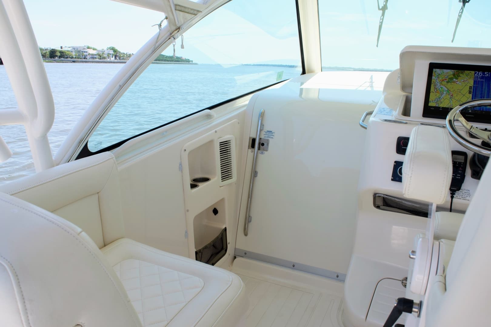 Grady White 37 - TRIPLE NET - Cabin Entry