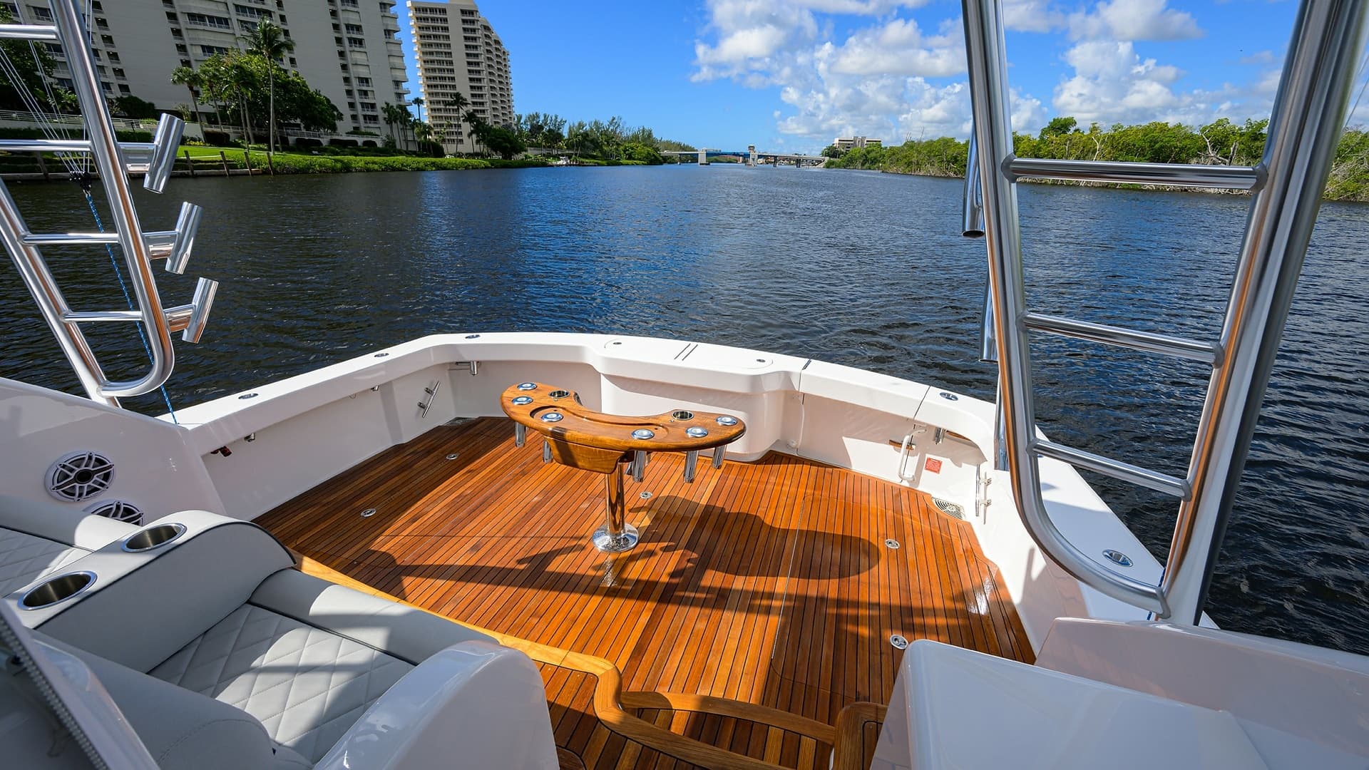 44_viking_reelaxin_cockpit_02