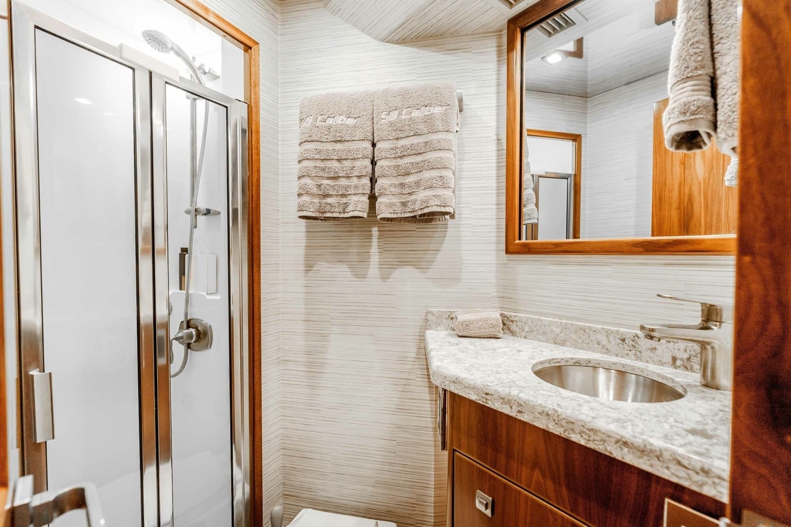 Luxurious Guest Head with Shower