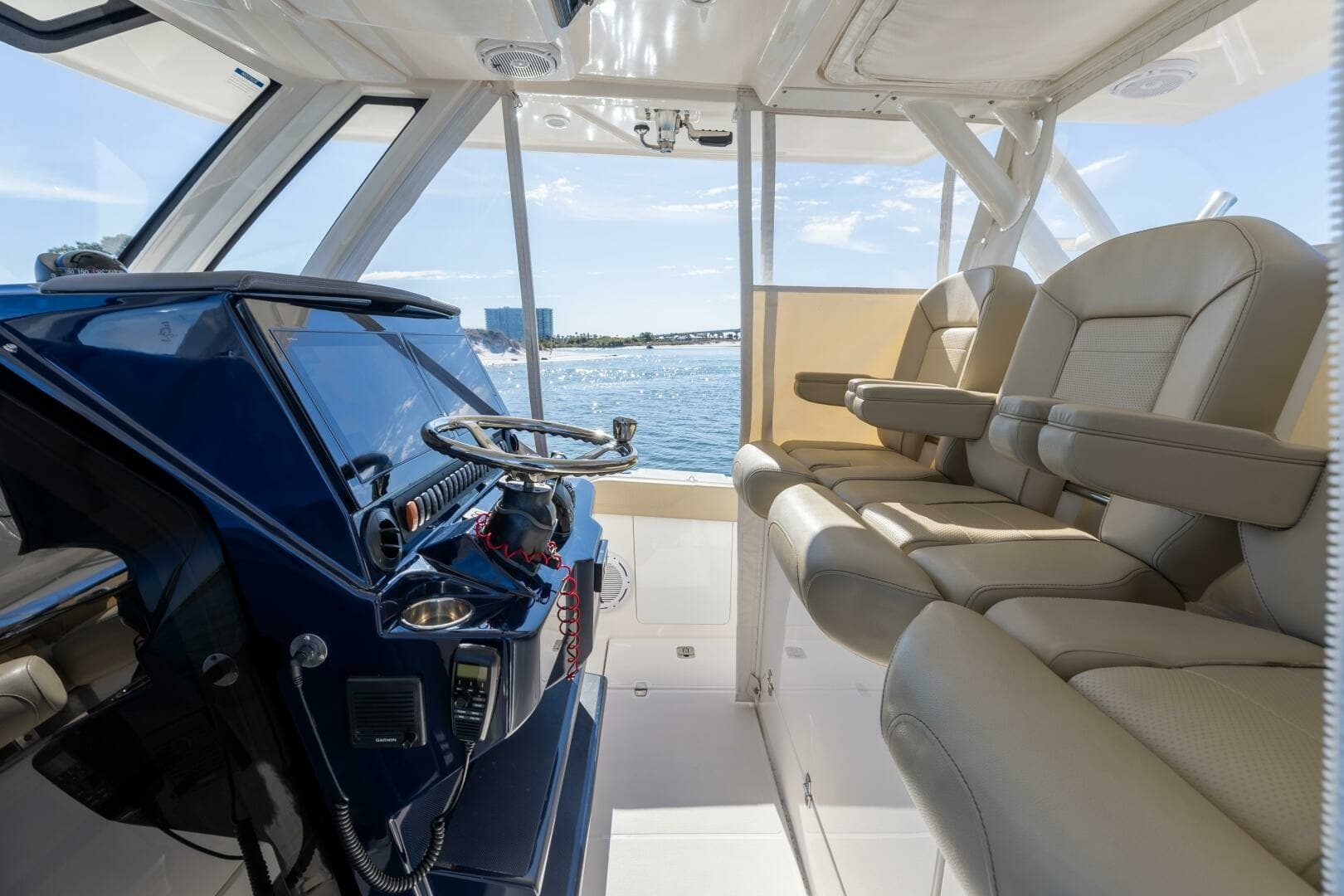2019 Pursuit S 368 Moon Dogg Helm