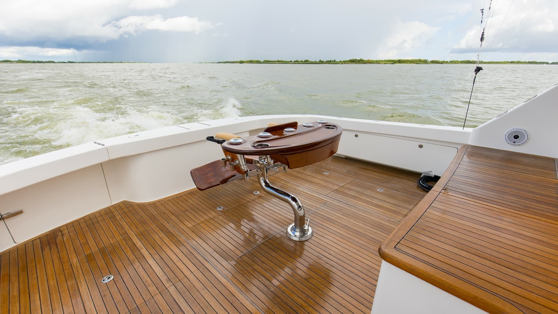 2017 72 Viking Enclosed Bridge Share-E Rear Deck (1)