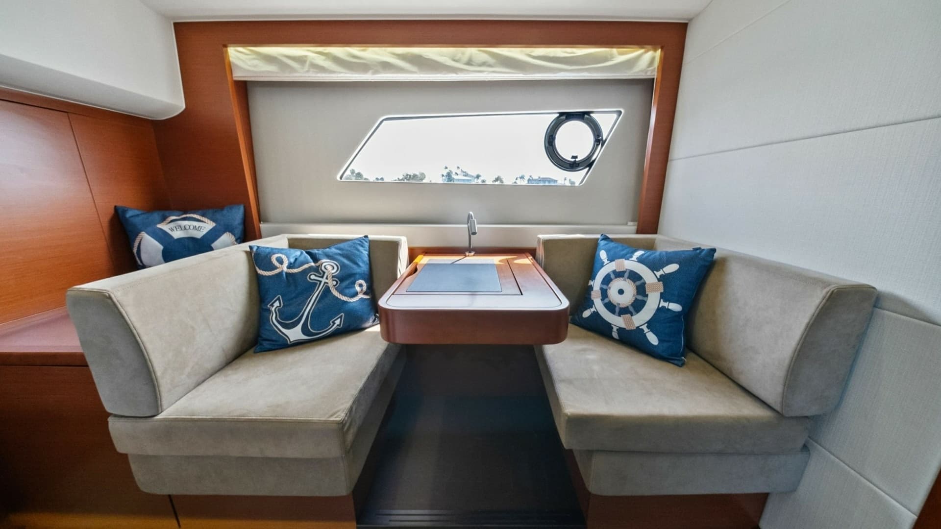 2015 Prestige 550 'Legacy'