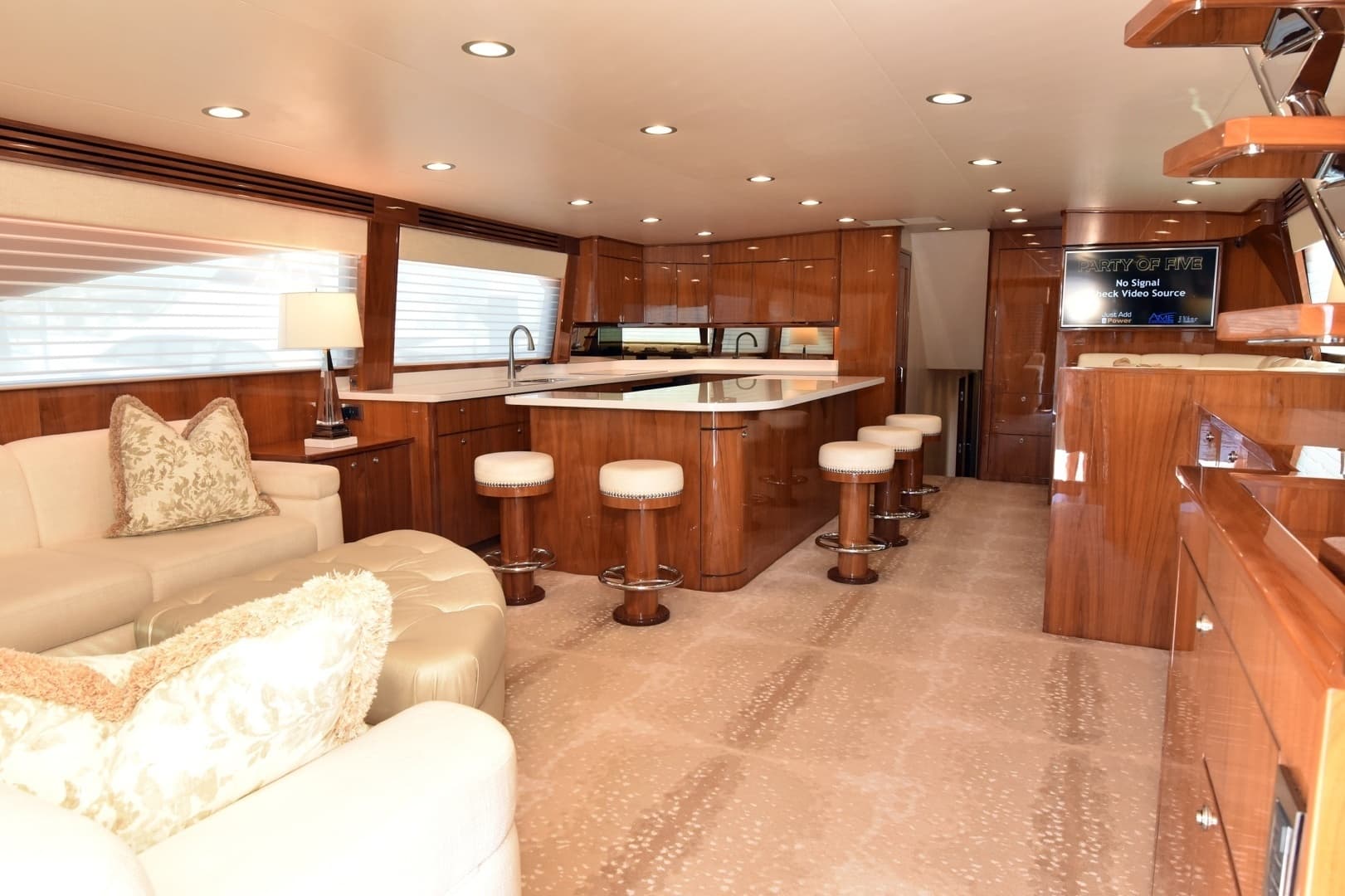 2019 Viking 80 Skybridge