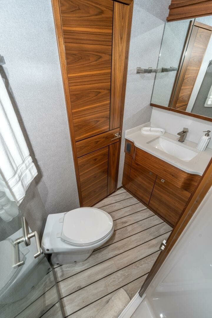 2025 Viking 90C "Zatara" 