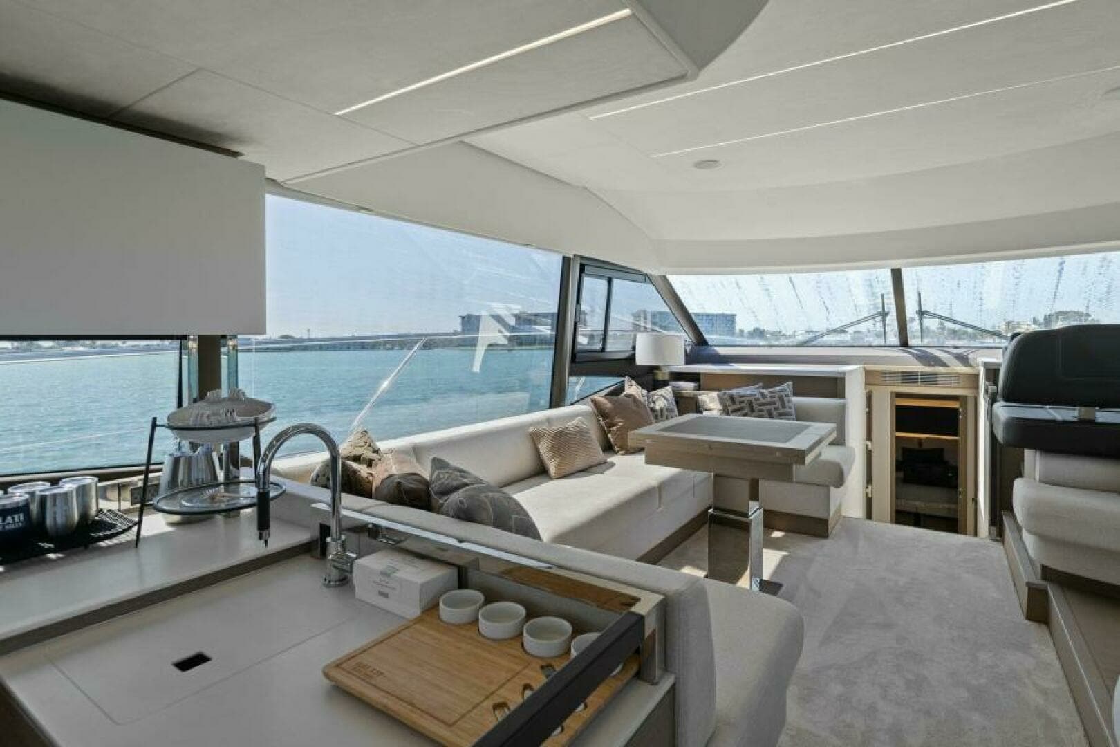 2022 59 Prestige Flybridge - How Sweet It Its - Salon Overview