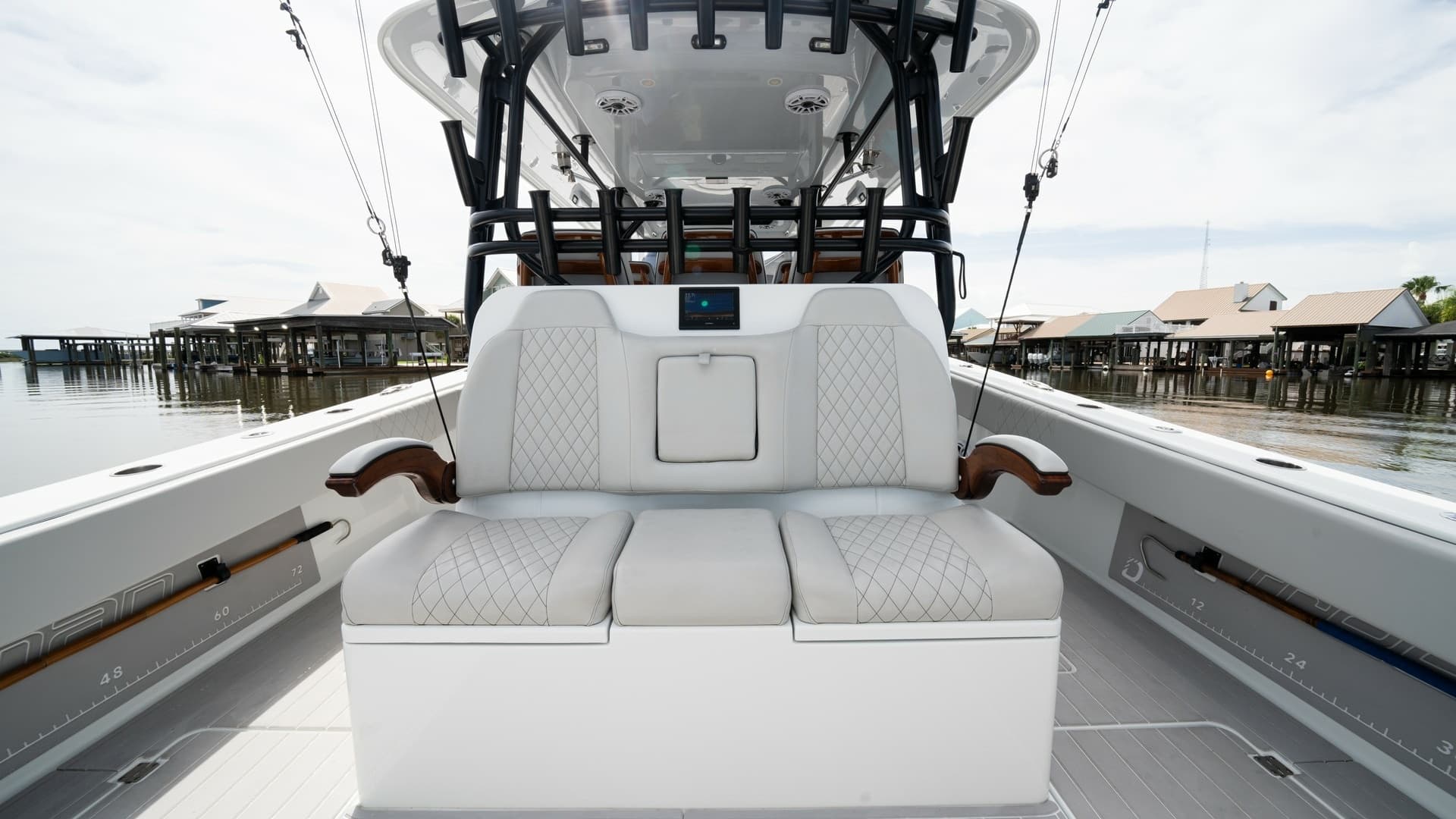 Center Console Seating Area