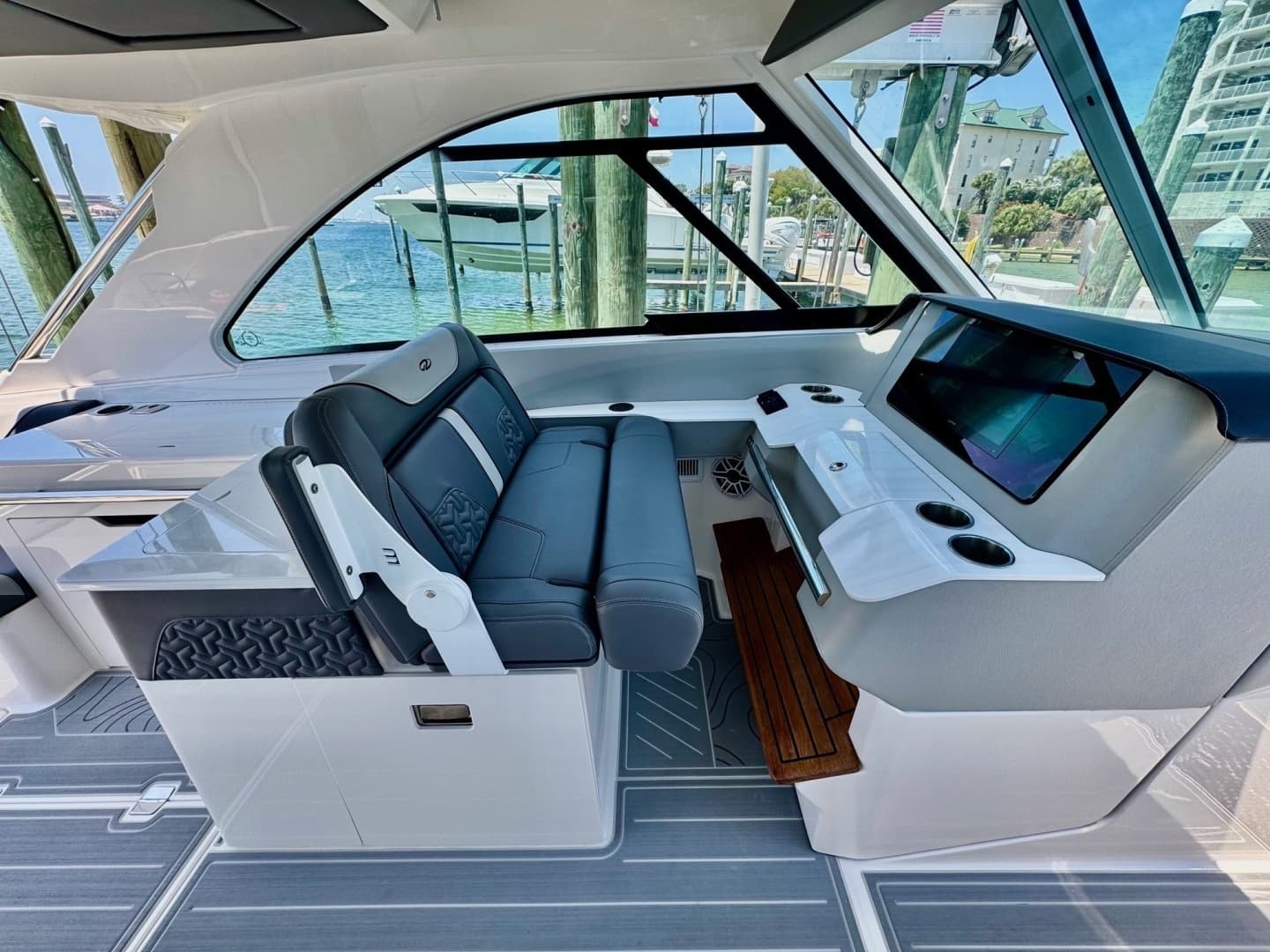 2025 Regal LS36-