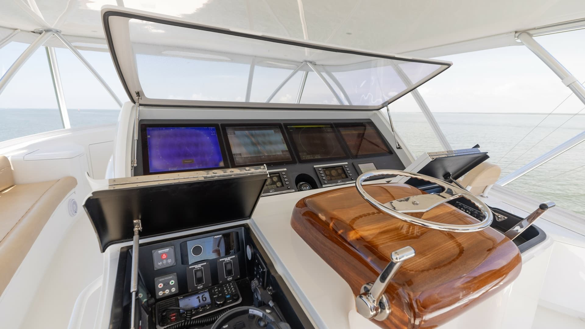 Flybridge Helm Station