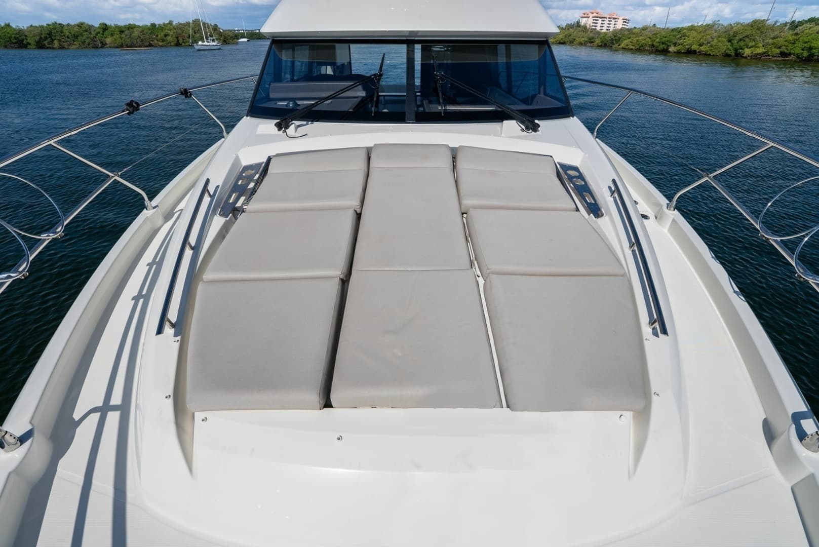 2020 Prestige 460 Flybridge GALATI YACHT SALES TRADE Sun Deck