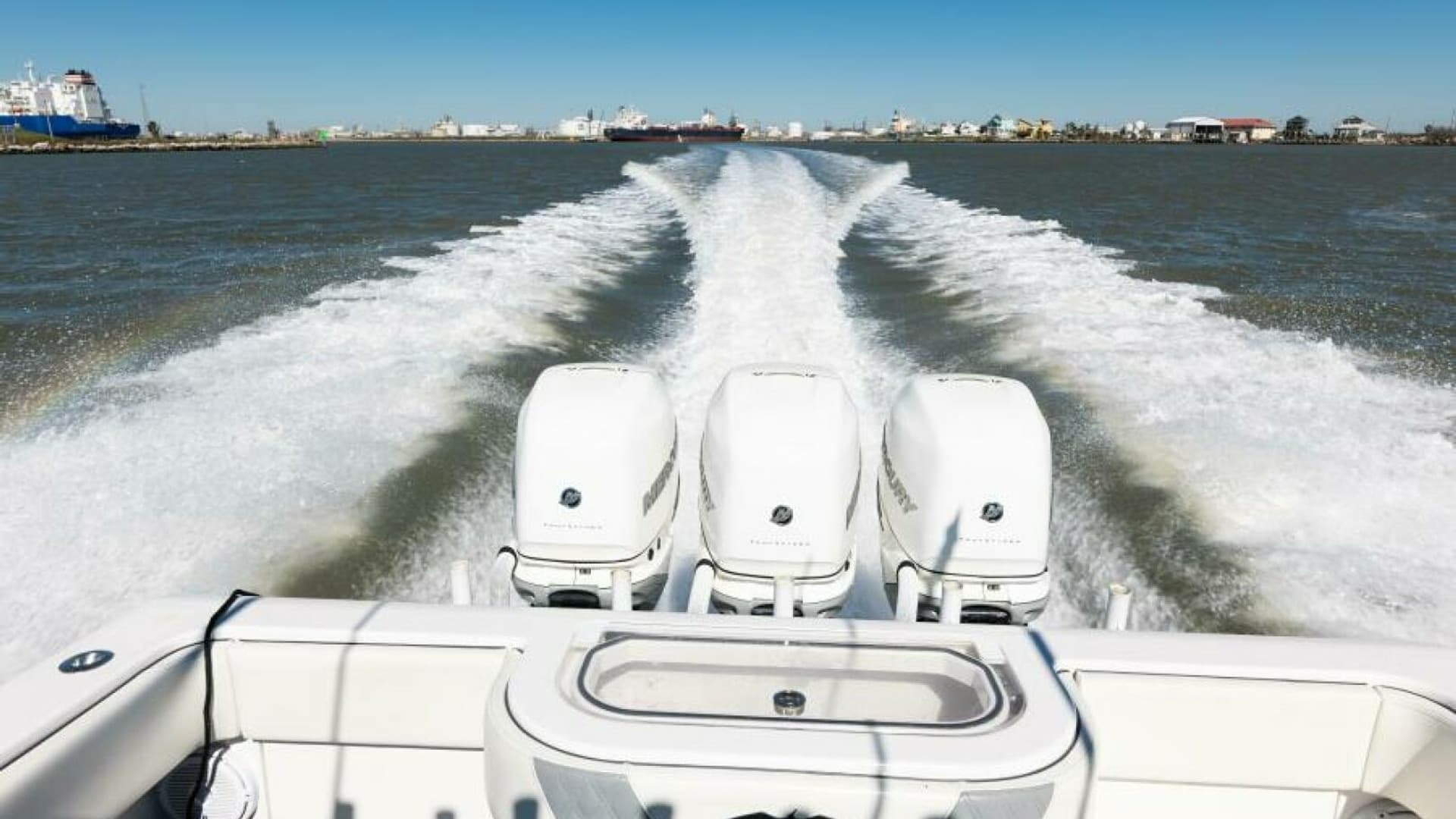 2019 Invincible 39 Open