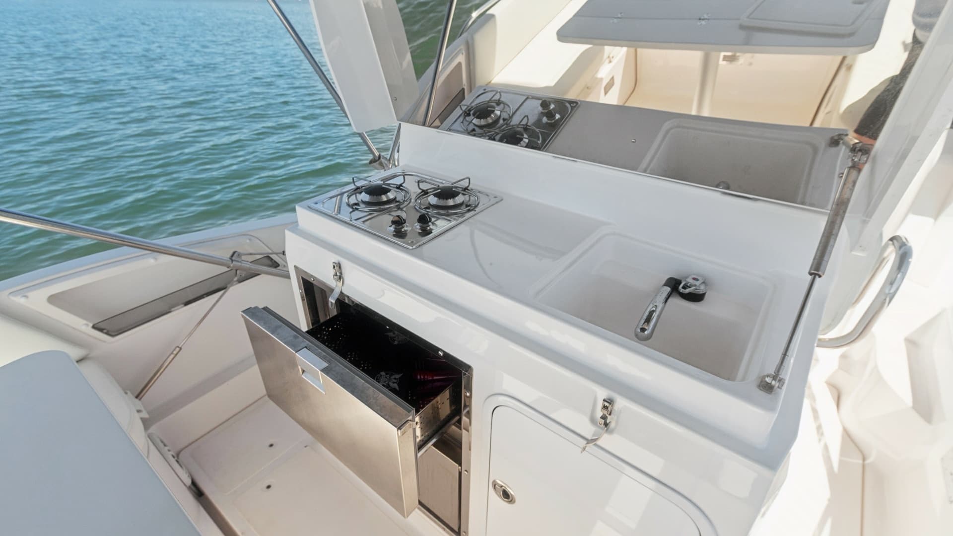 Outdoor Galley with Cooktop and Sink