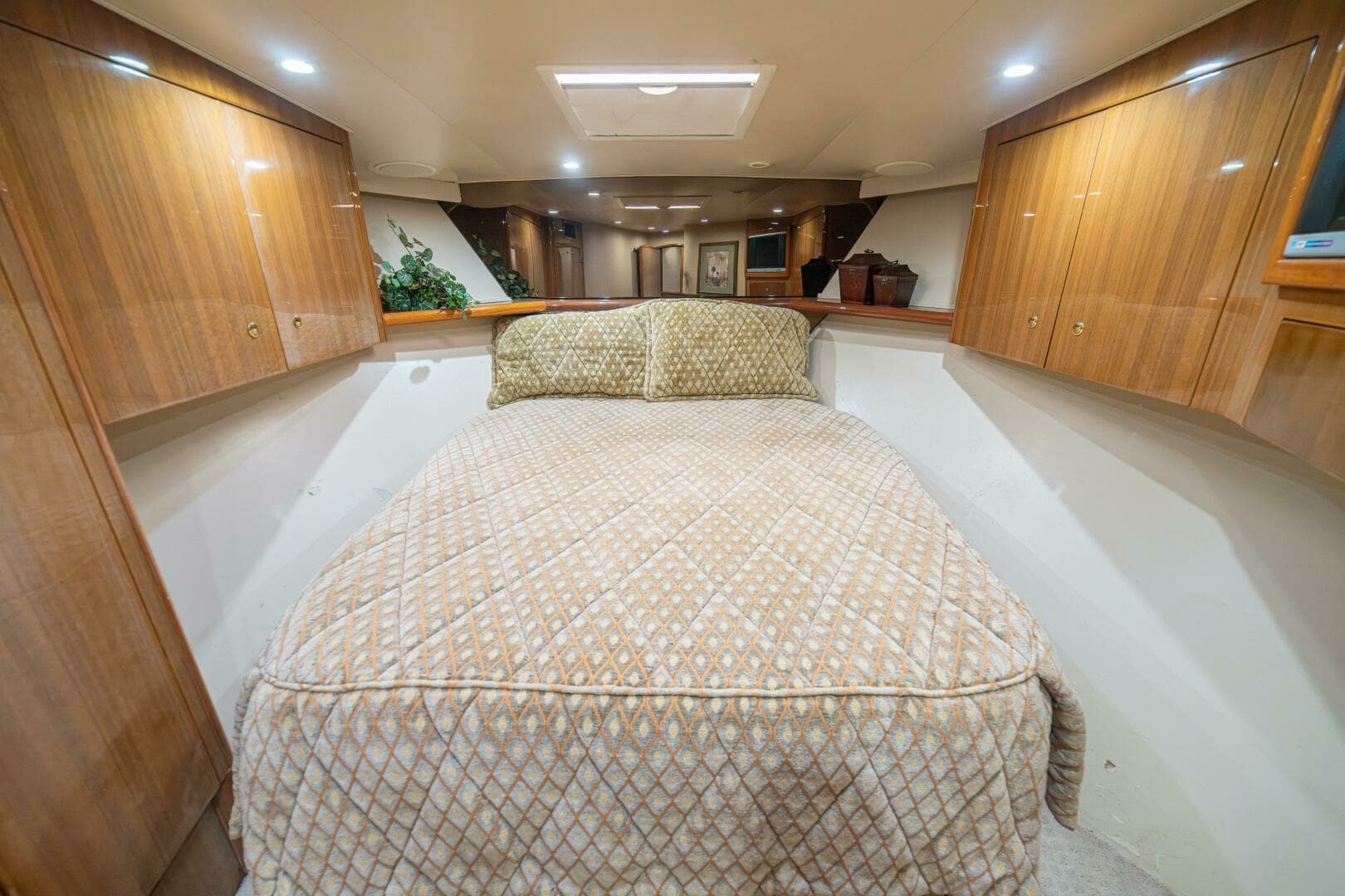 2006 Viking 56 "Scandaloso"