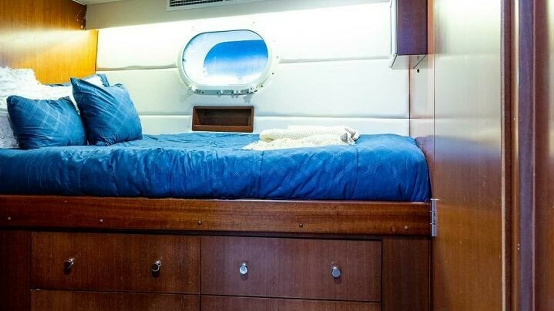 Cozy Guest Stateroom