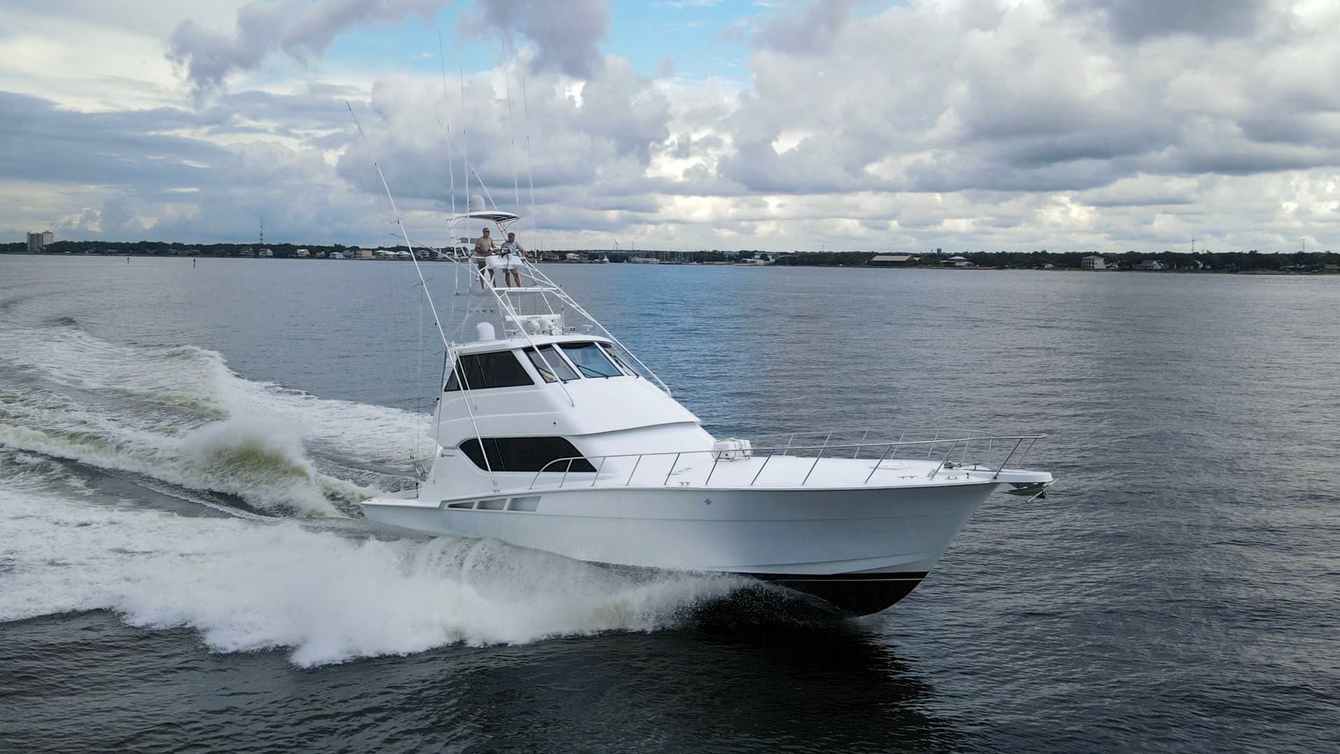 1999 Hatteras 60 Enclosed Bridge Better Days Exteriors (14)