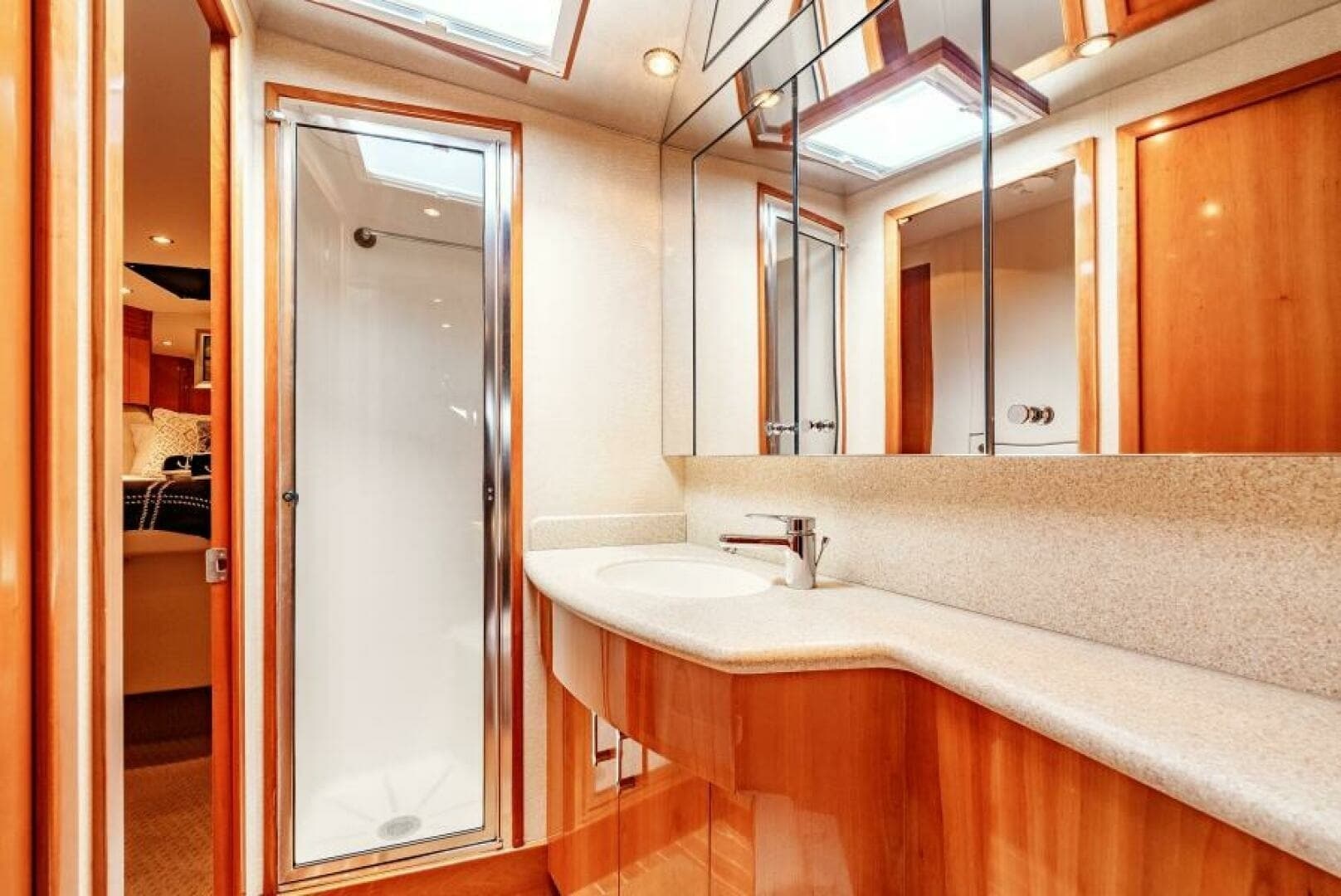 2004 Hatteras 54 Convertible 