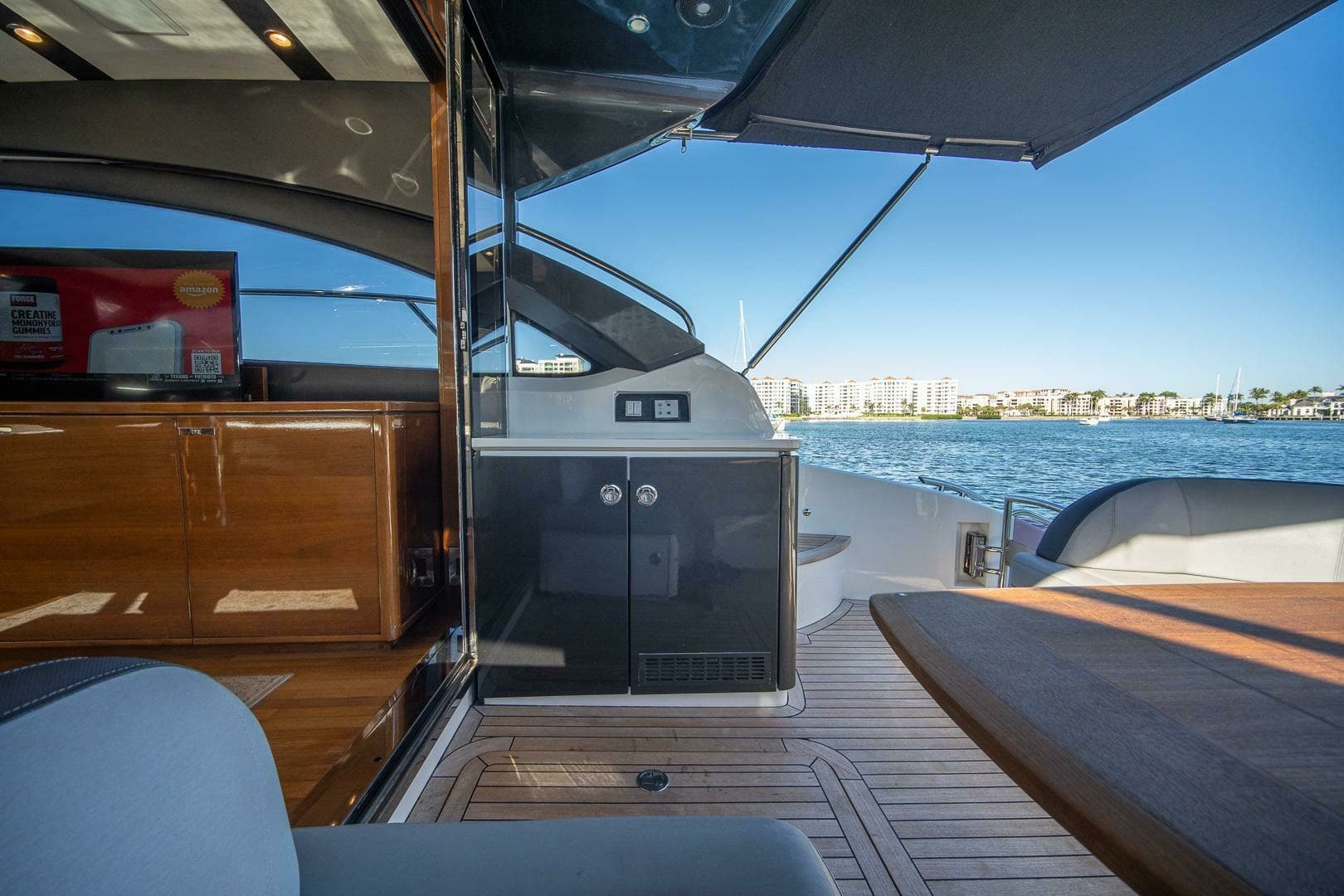 2016 Princess V48