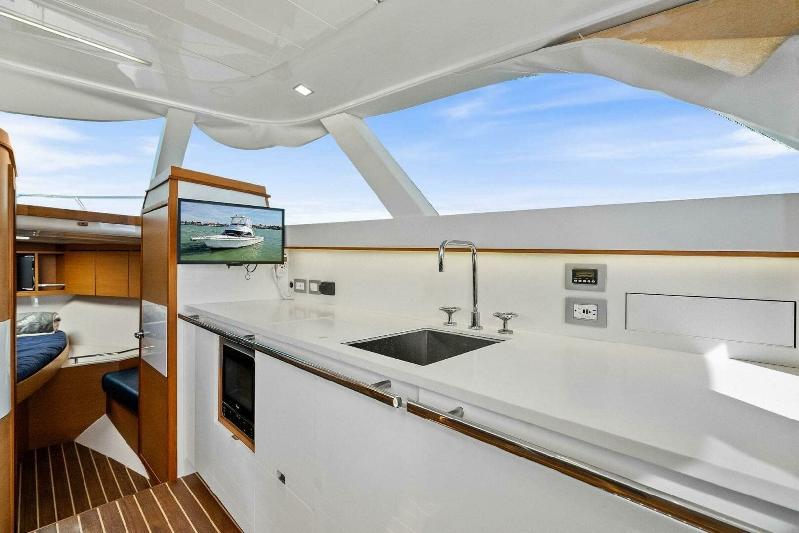 2017 Bertram 35 Flybridge