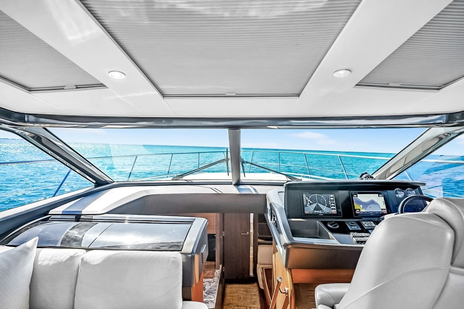 2016 Princess V58-HAPPY HOUR- Helm