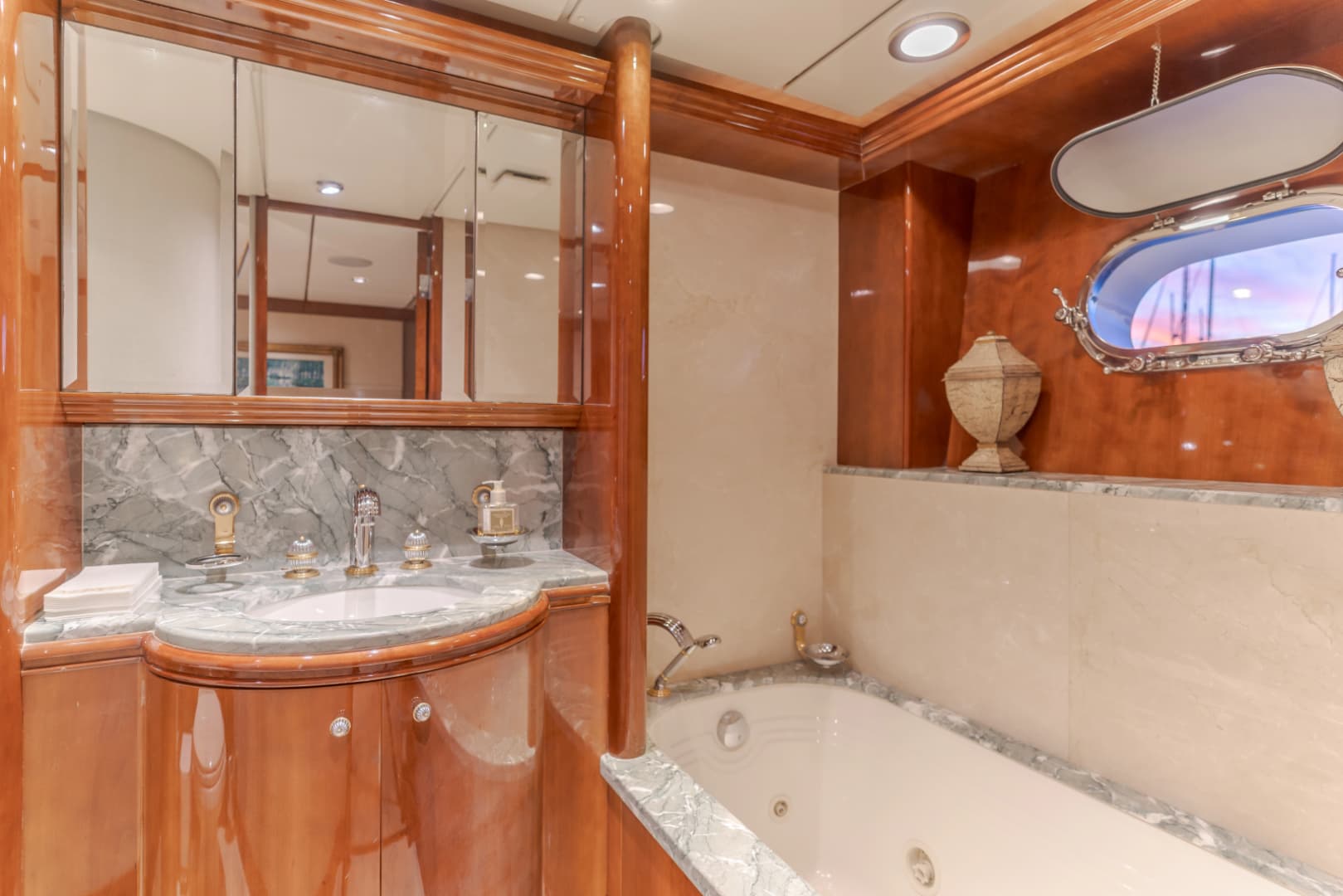 2002 Destiny 104 Raised Pilothouse