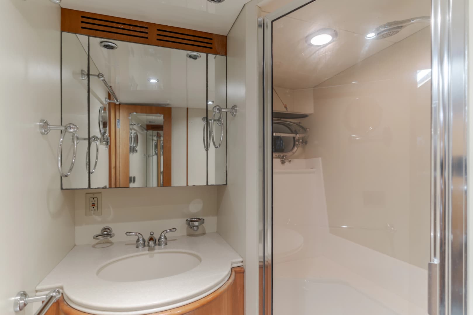 2002 Destiny 104 Raised Pilothouse