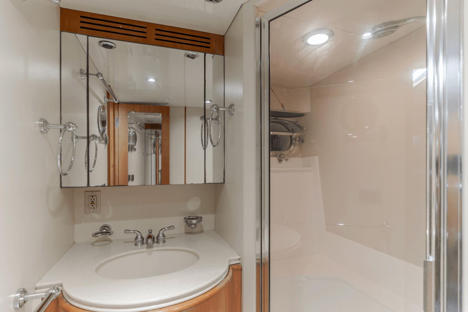 2002 Destiny 104 Raised Pilothouse