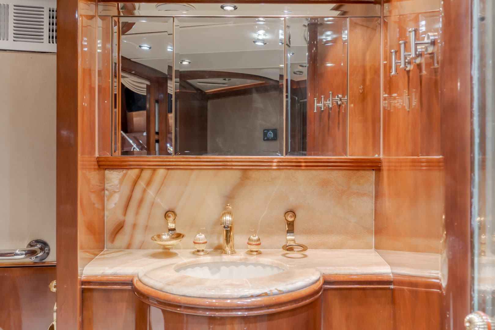 2002 Destiny 104 Raised Pilothouse