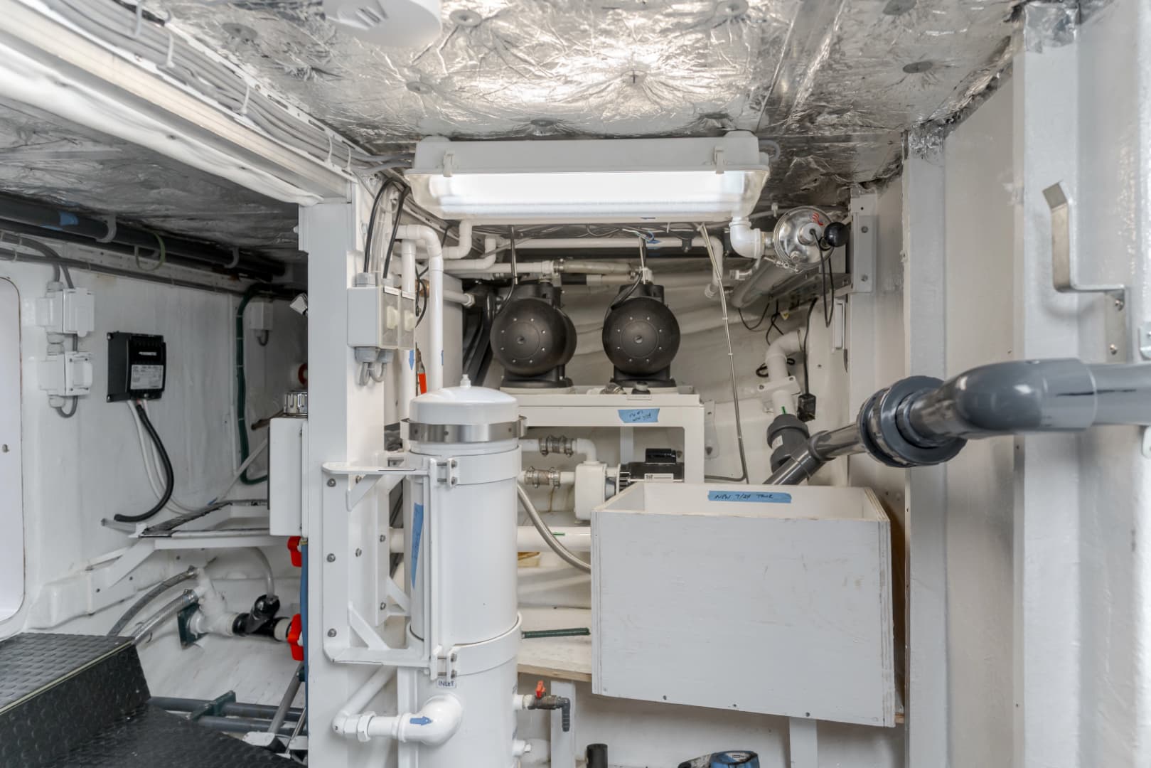 2002 Destiny 104 Raised Pilothouse
