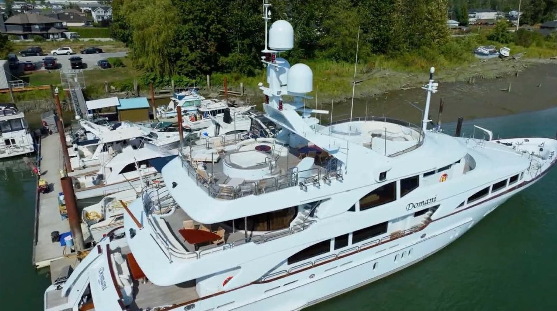 Benetti 145 Domani - Exterior Profile