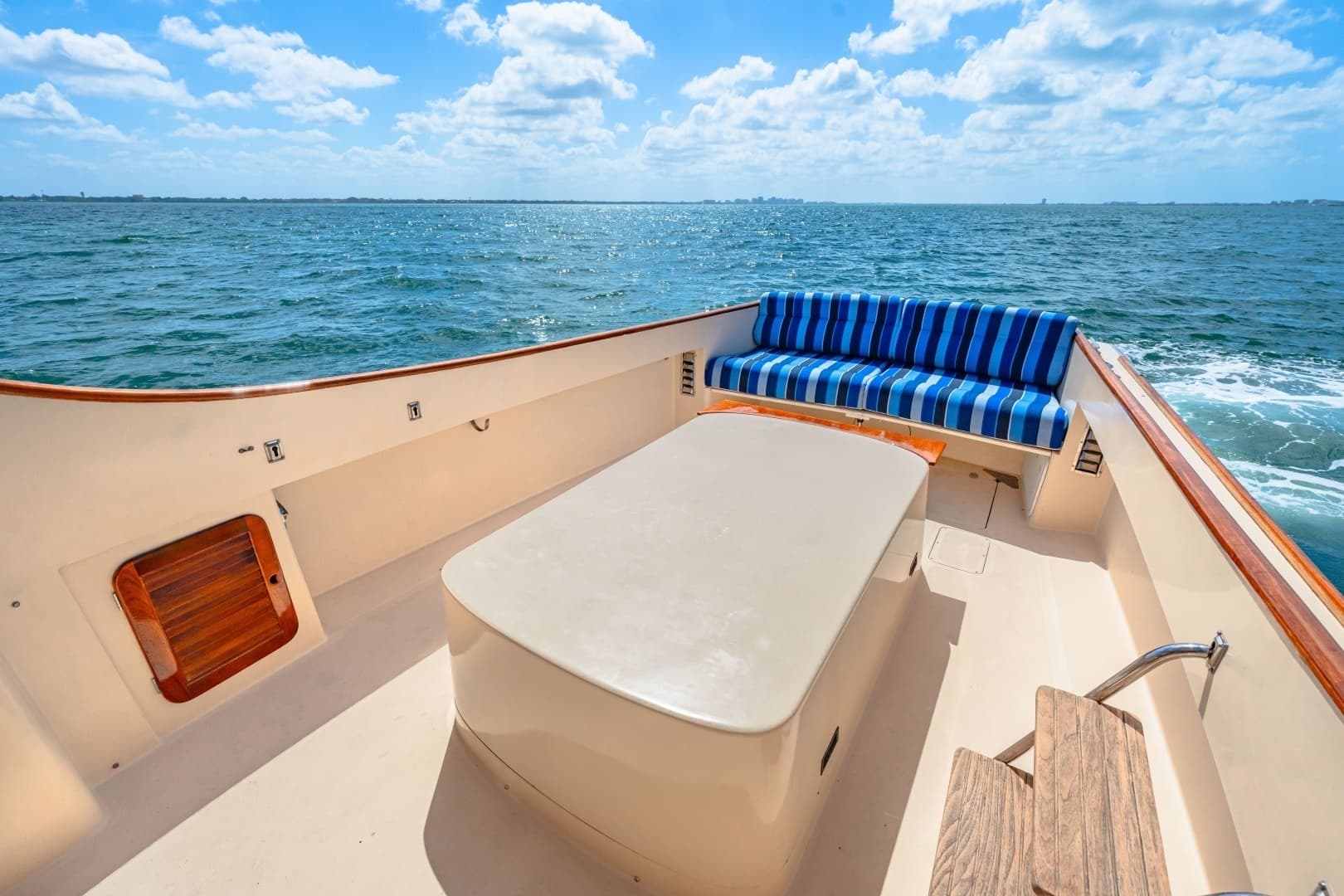 1998 36 Hinckley Picnic Boat Exterior