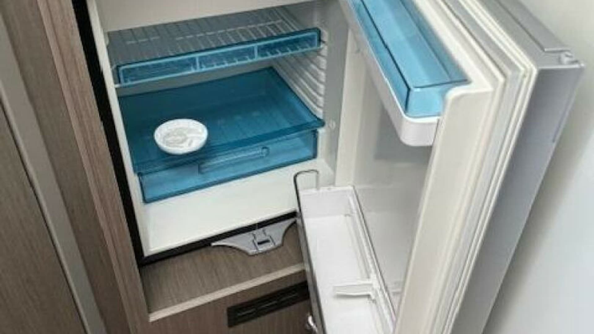2022 Beneteau 32 Gran Turismo - "FORTUNA": Galley Refrigerator
