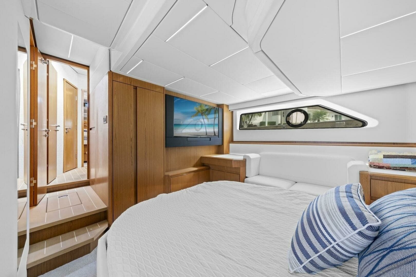 2023 Tiara Yachts EX 60