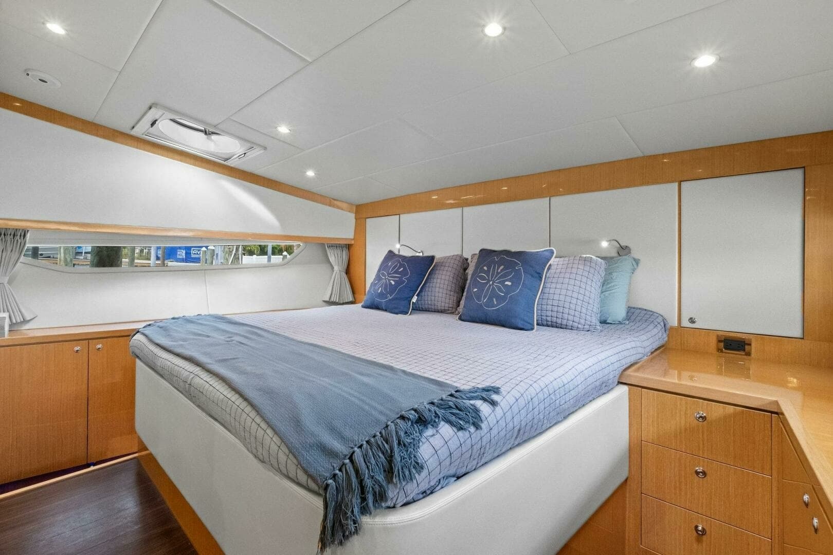 2018 Outboard Express Catamaran 47 "Venture" - Stateroom