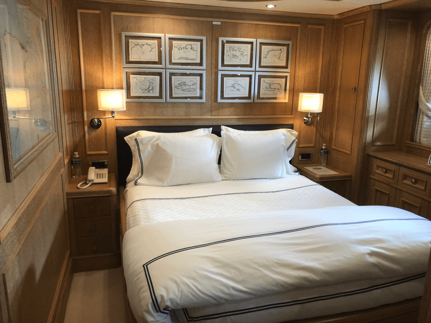 2004 Benetti Cockpit