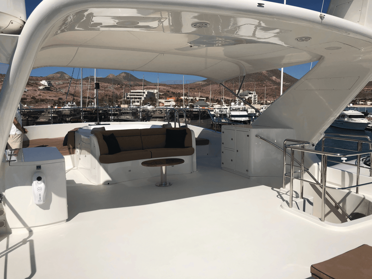 2004 Benetti Cockpit