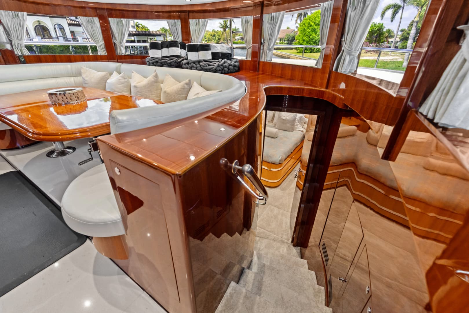 2005 Johnson 87' Motor Yacht