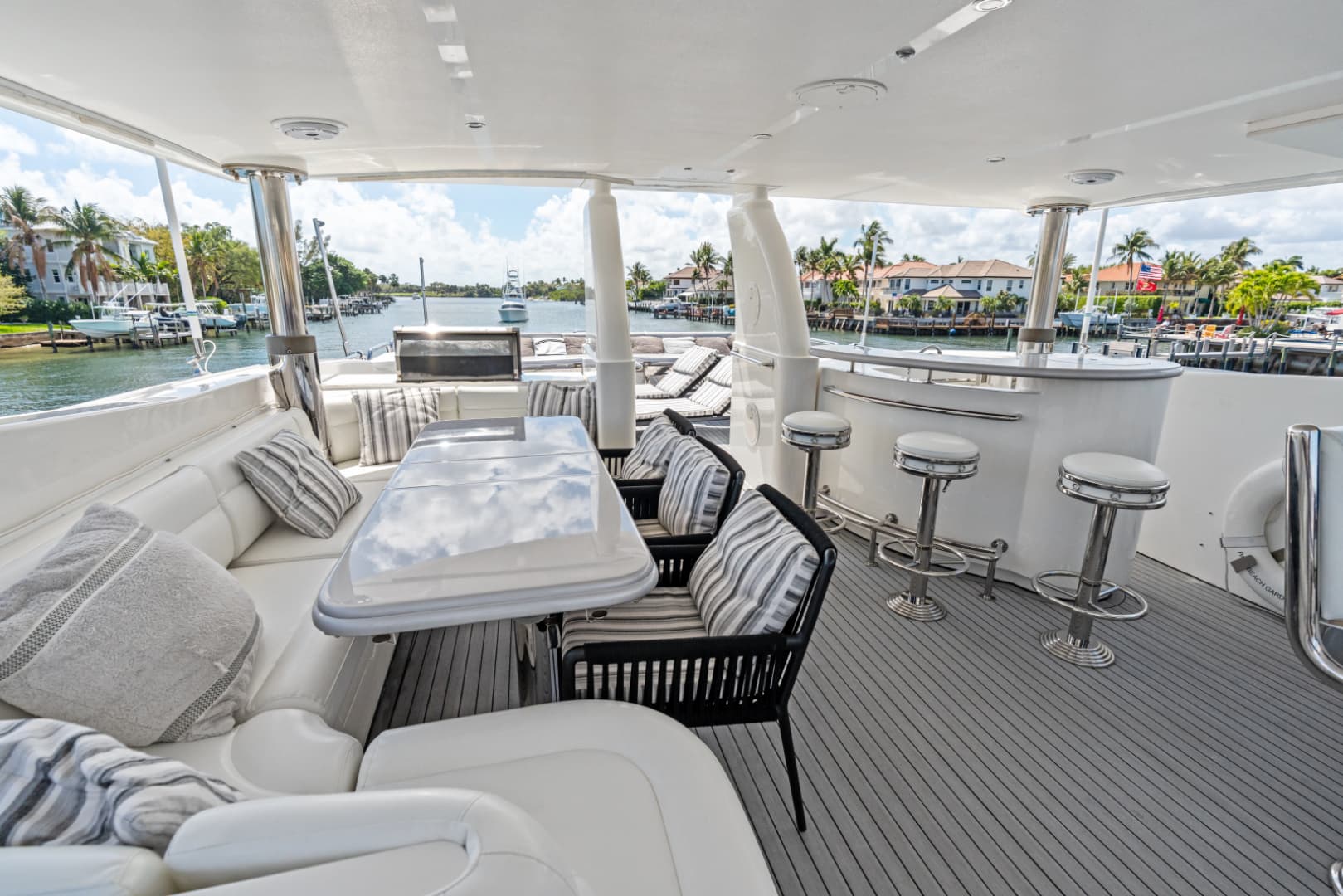 2005 Johnson 87' Motor Yacht