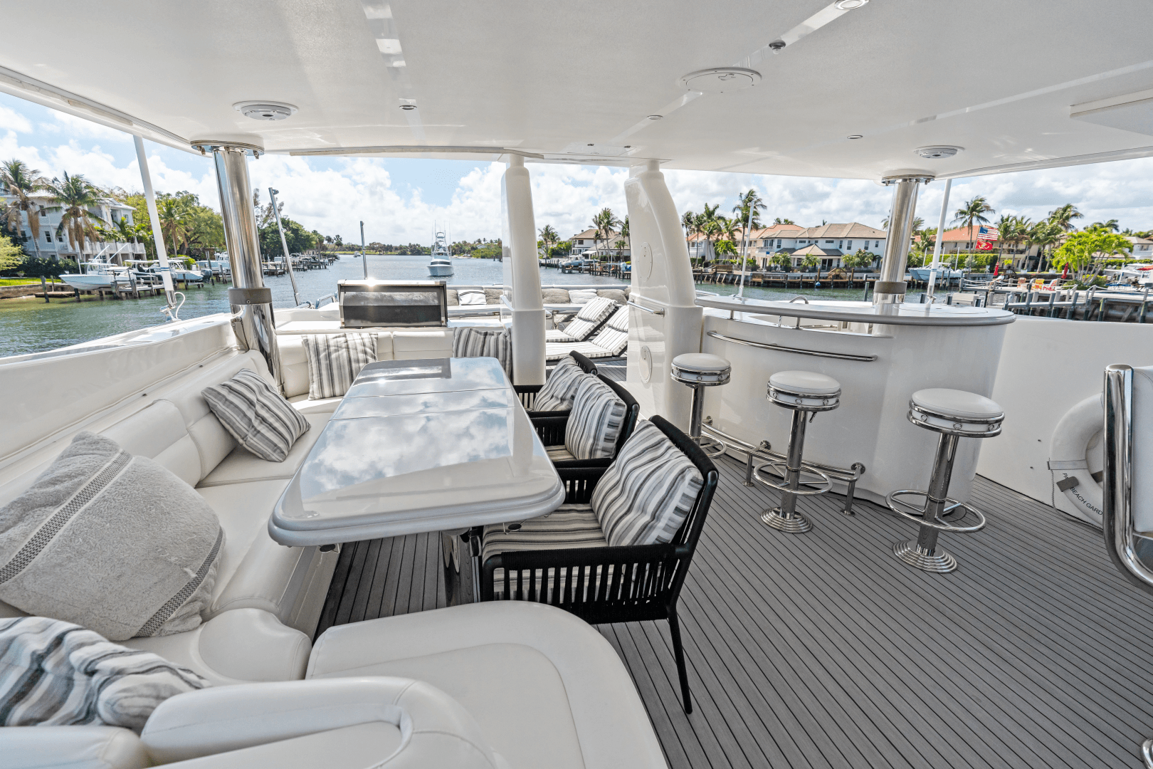 2005 Johnson 87' Motor Yacht