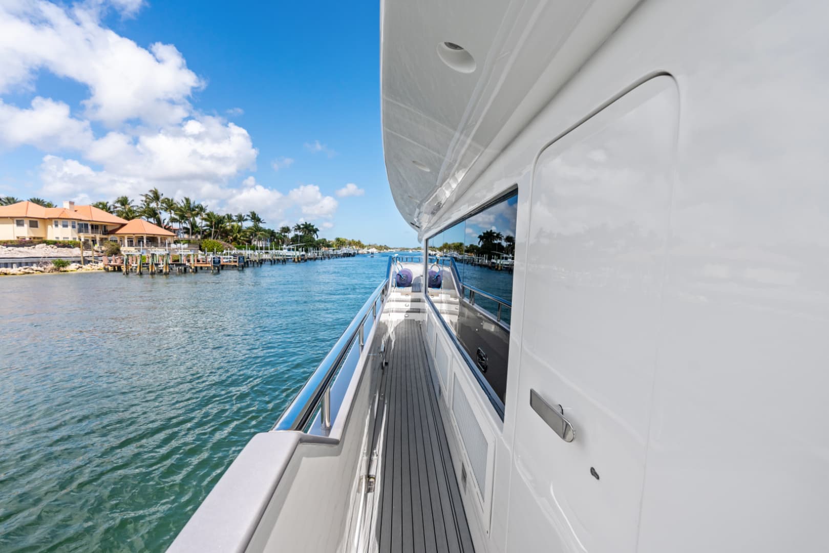 2005 Johnson 87' Motor Yacht