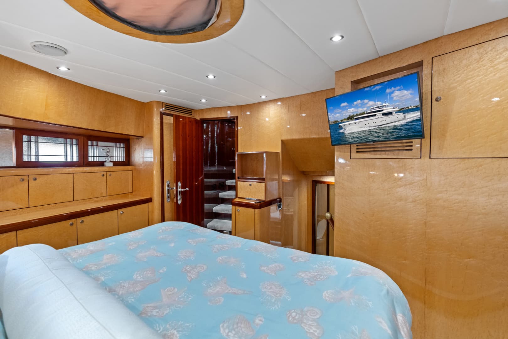 2005 Johnson 87' Motor Yacht
