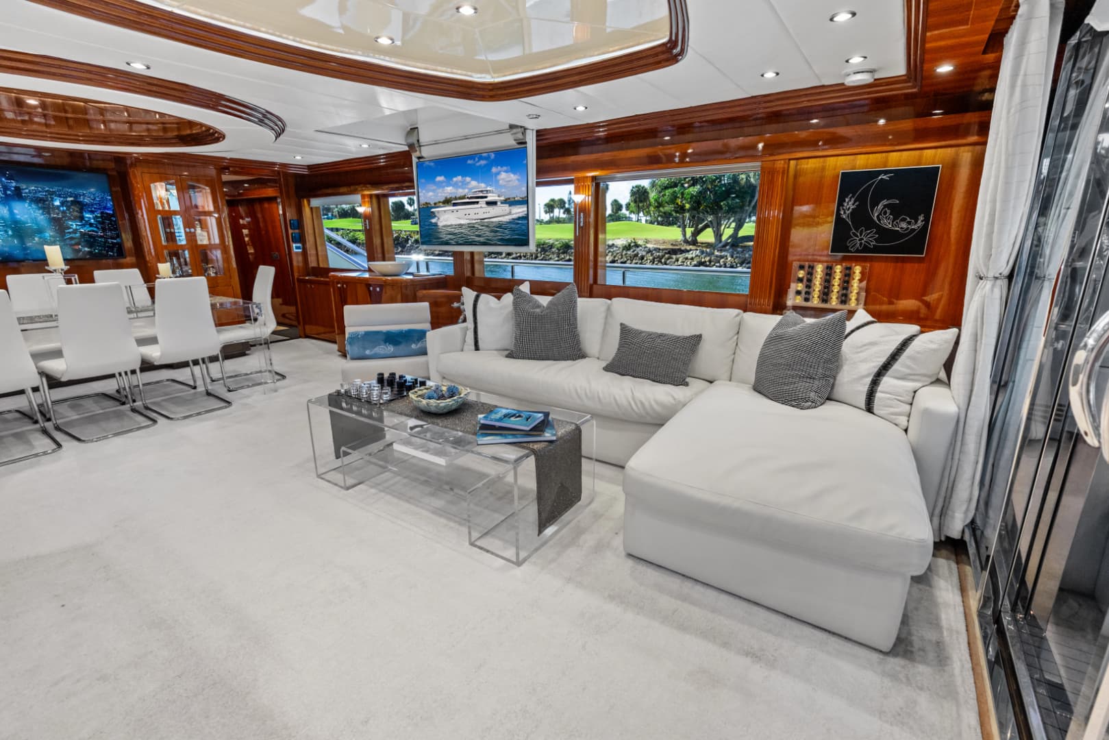 2005 Johnson 87' Motor Yacht