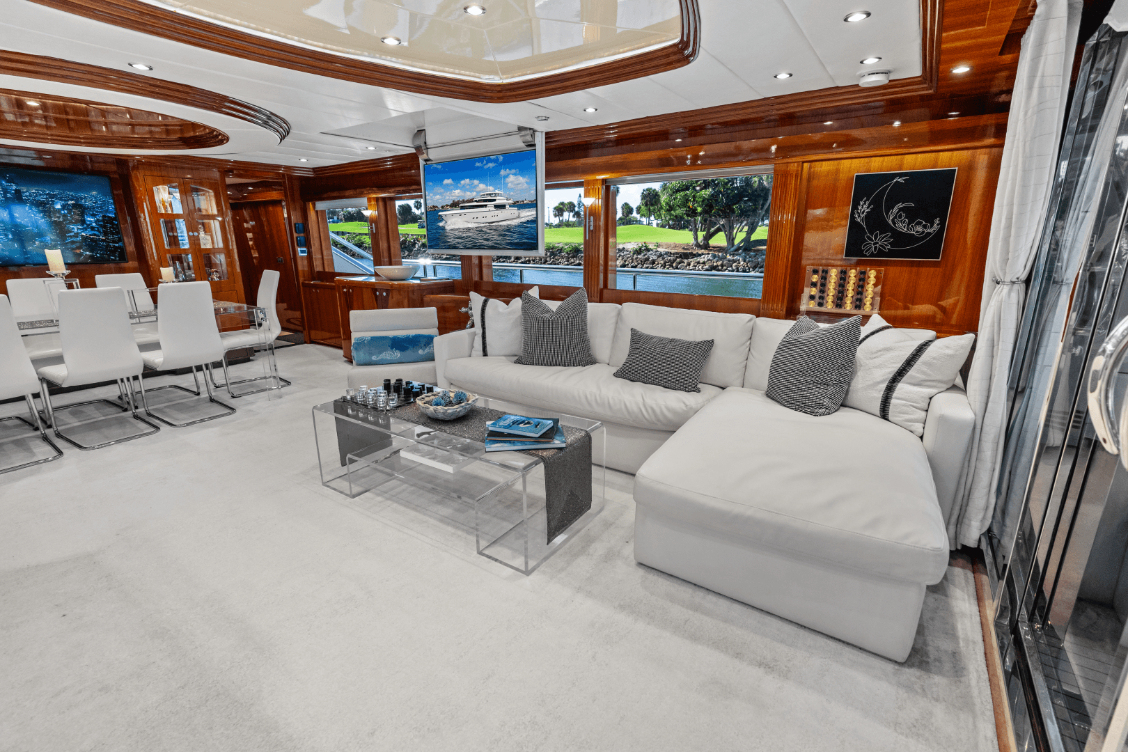 2005 Johnson 87' Motor Yacht