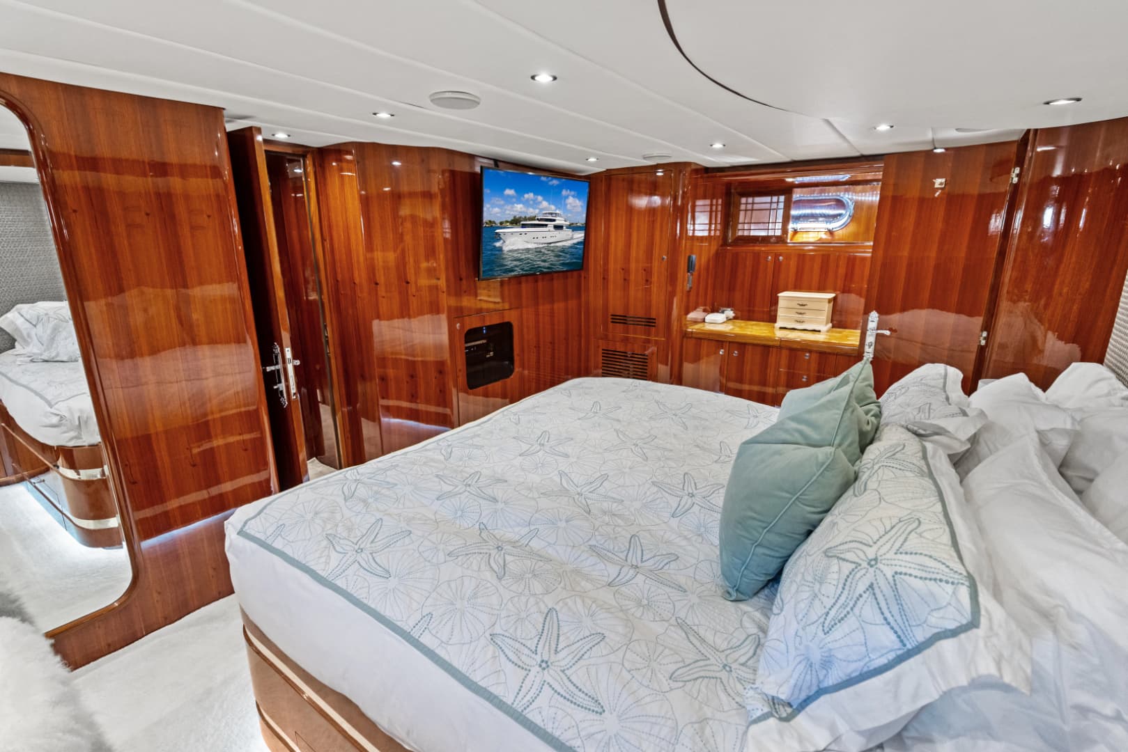2005 Johnson 87' Motor Yacht