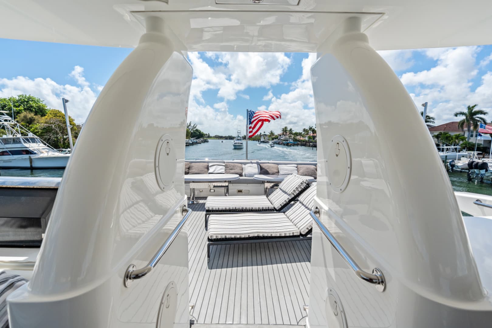 2005 Johnson 87' Motor Yacht