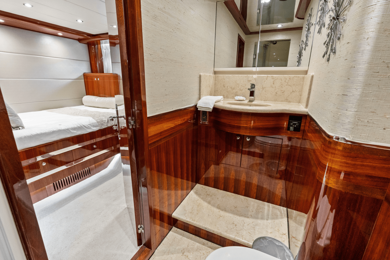 2005 Johnson 87' Motor Yacht