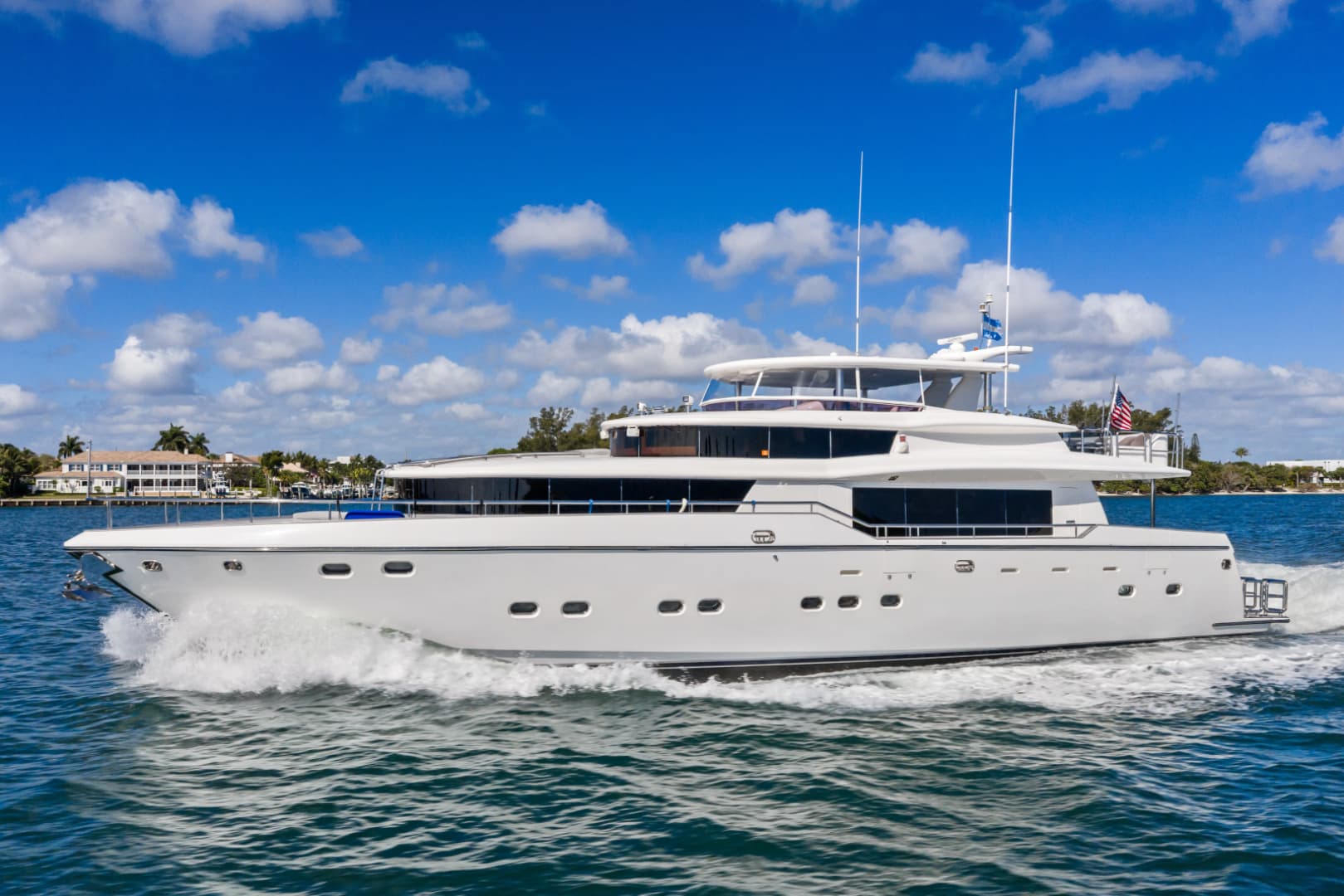 2005 Johnson 87' Motor Yacht